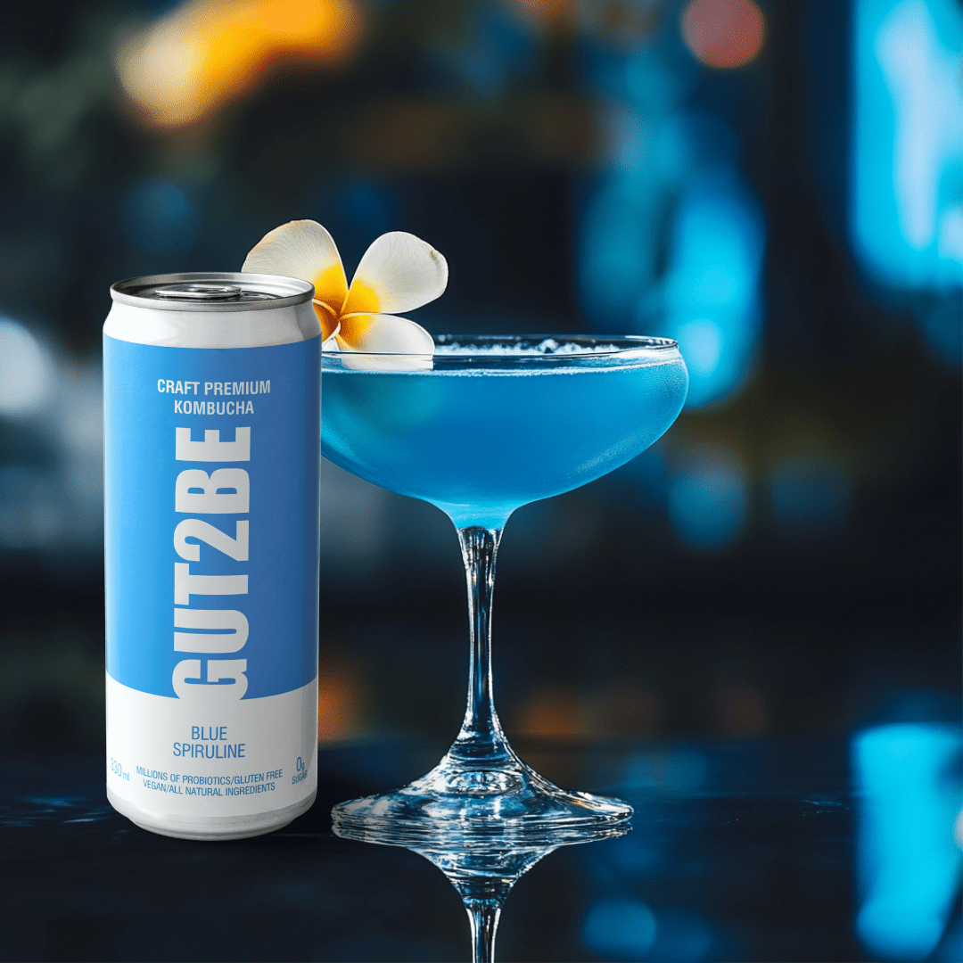 Figyelemfelkeltő spirulinás kombucha probiotikus előnyökkel